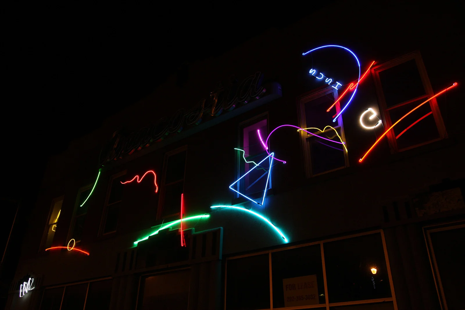 Light Sculptures, Smithsonian & Cave Paintings With Neon Artist Craig Kraft