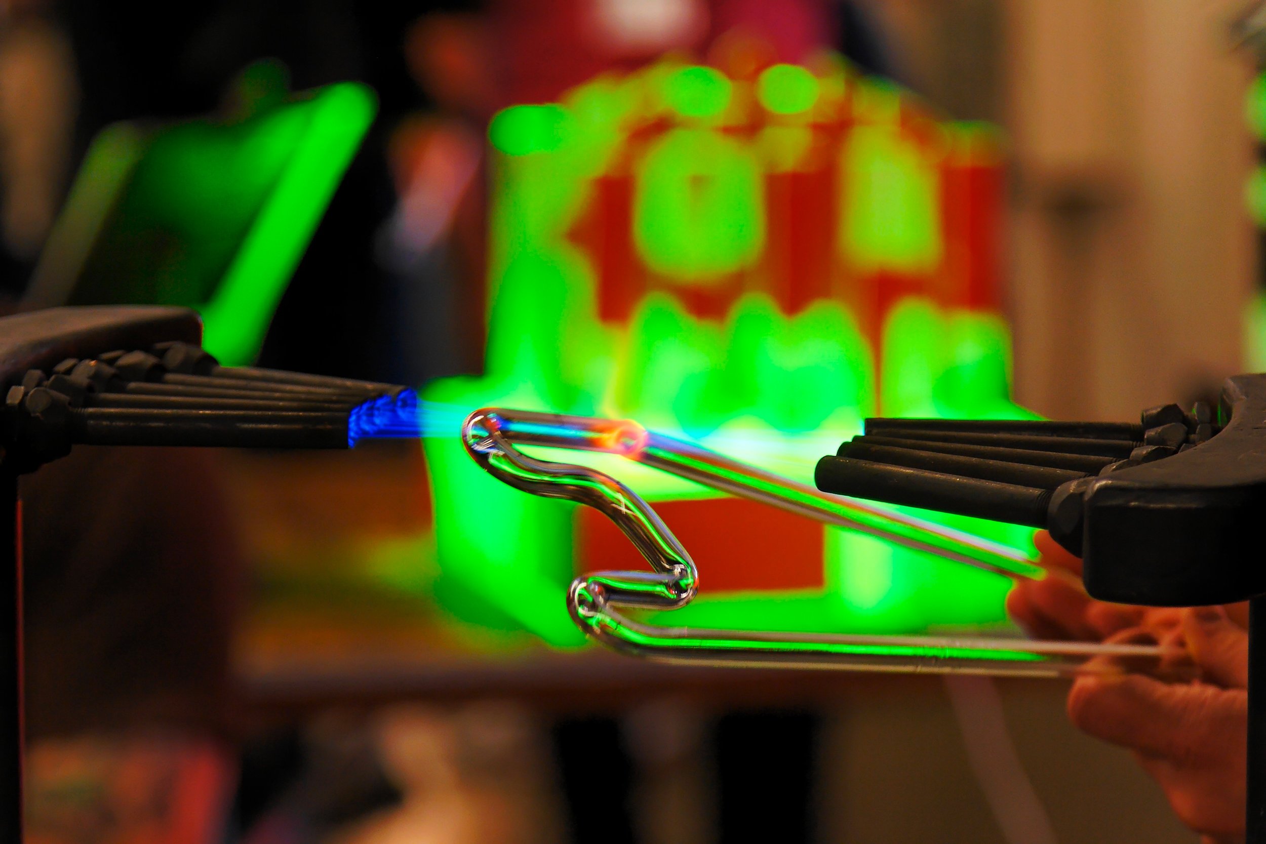 How Neon Signs Work in One Big Infographic