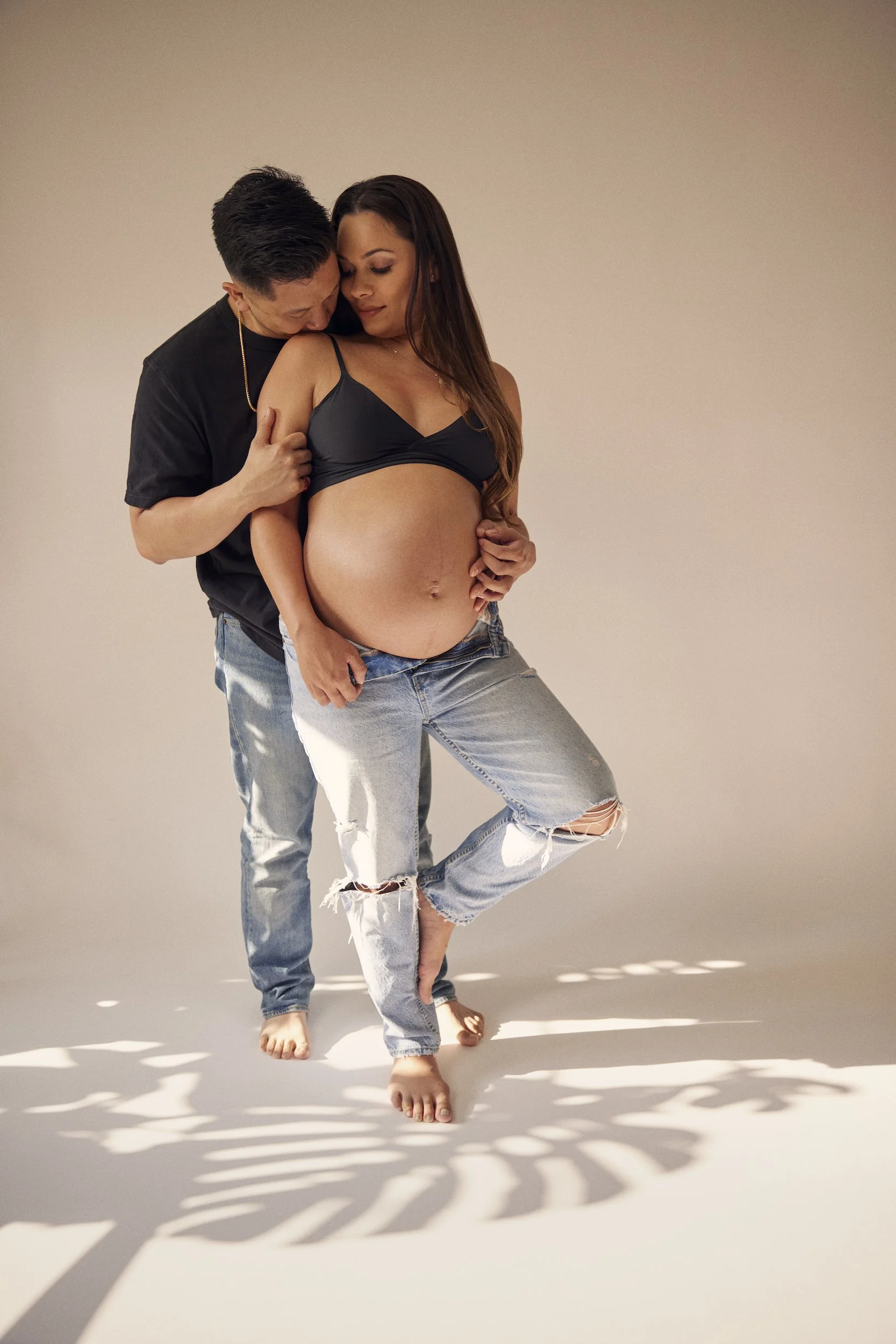 240602_Nguyen_Fam_Maternity3797_small.jpg