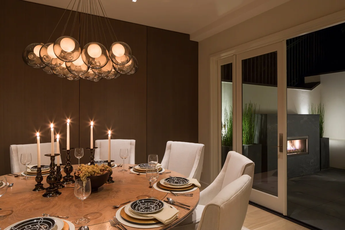 Dining_Night_3118.jpg
