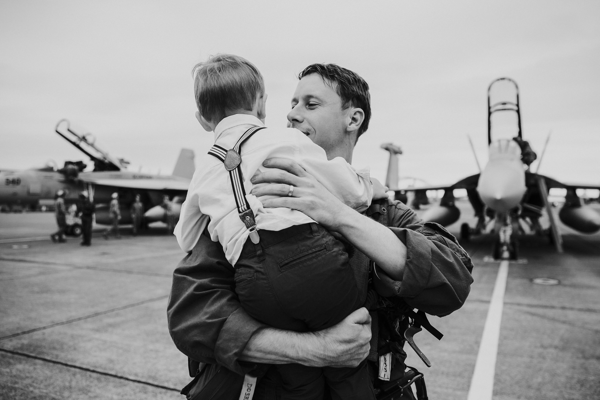 Military Family Homecoming | Whidbey Island Family Photographer
