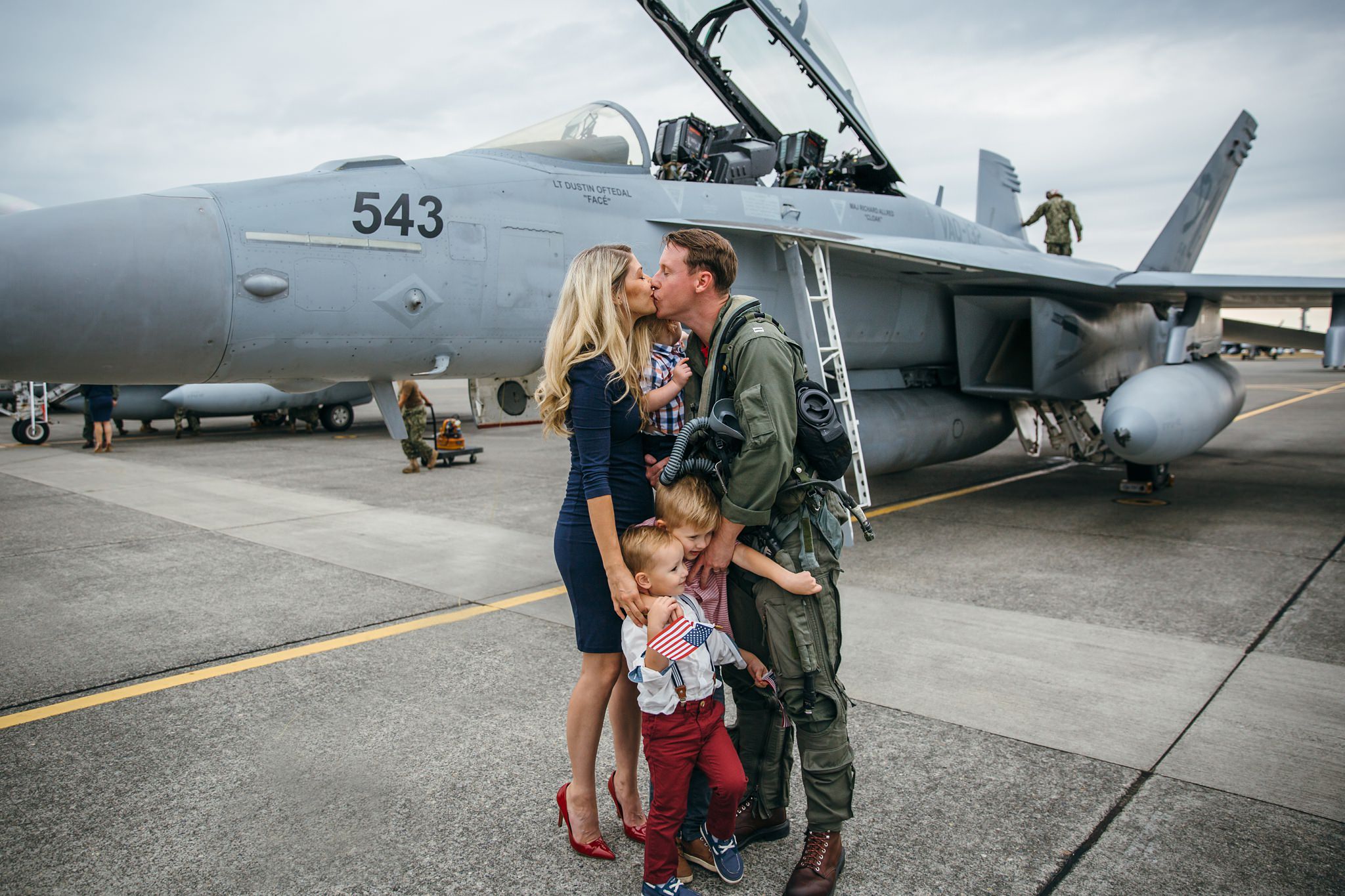 Military Family Homecoming | Whidbey Island Family Photographer