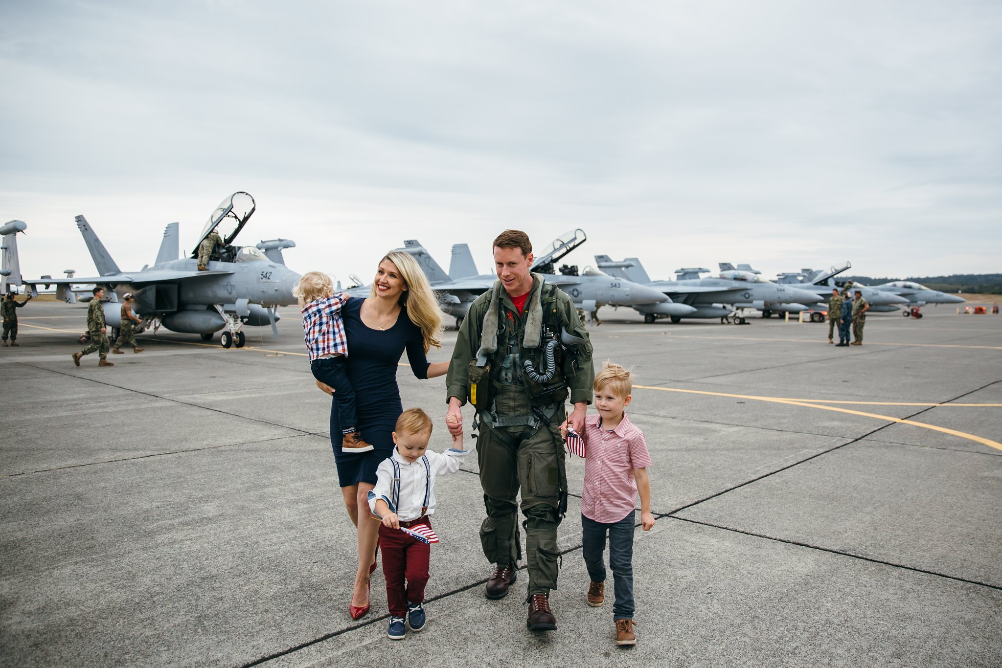 Military Family Homecoming | Whidbey Island Family Photographer
