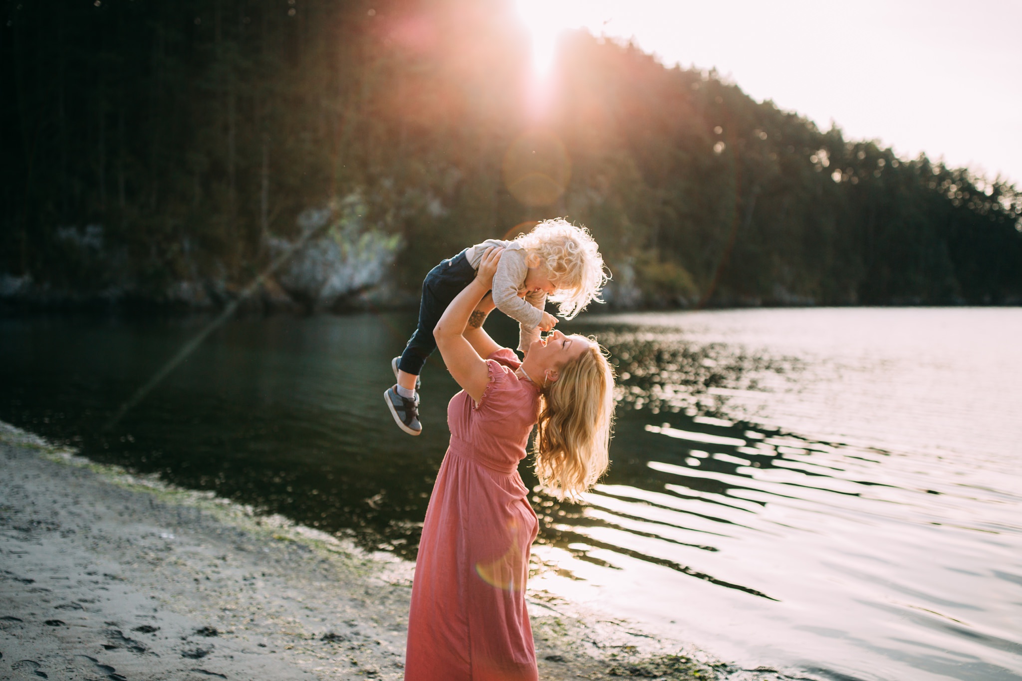 Family Pictures at Bowman Bay | Kara Chappell Photography | Oak Harbor Photographer