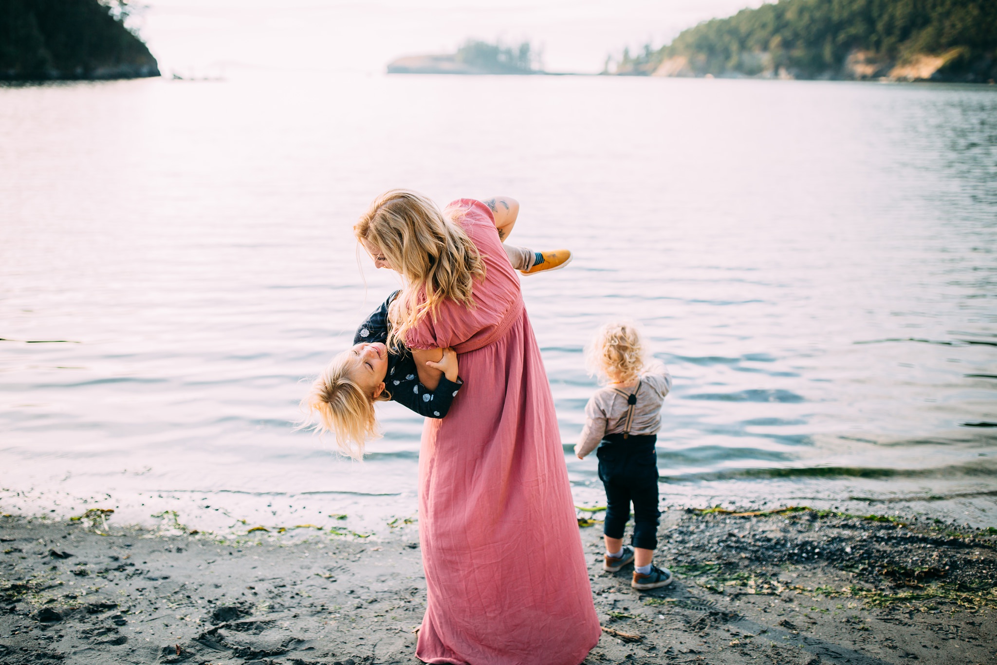 Family Pictures at Bowman Bay | Kara Chappell Photography | Oak Harbor Photographer