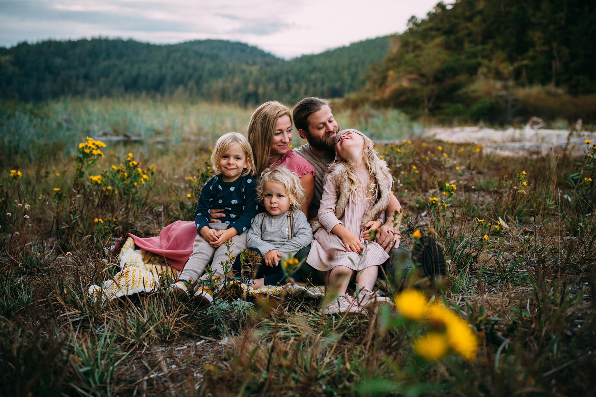 Family Pictures at Bowman Bay | Kara Chappell Photography | Oak Harbor Photographer