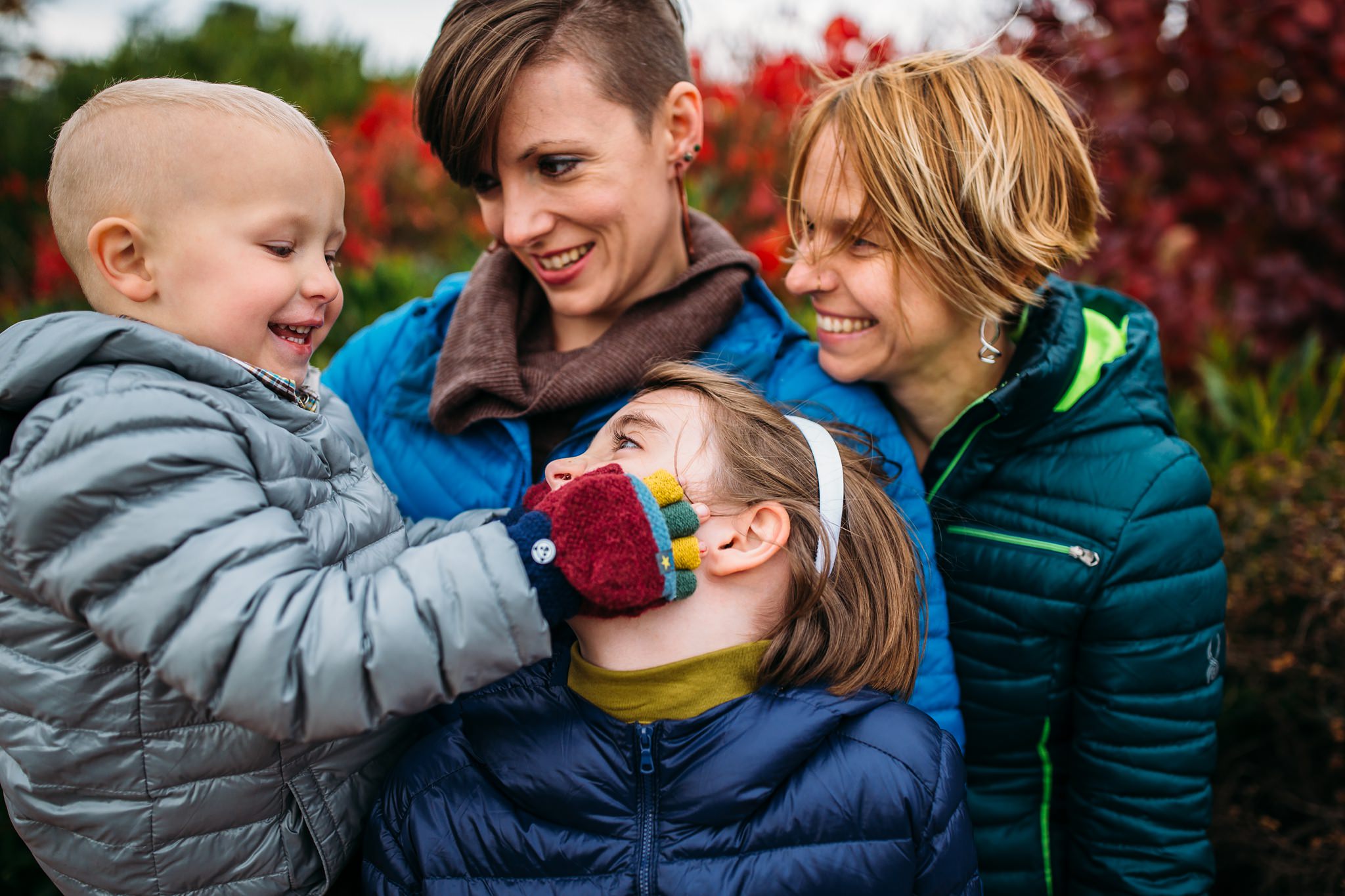 Whidbey Island family eats ice cream in downtown Coupeville | Coupeville, WA Family Photographer