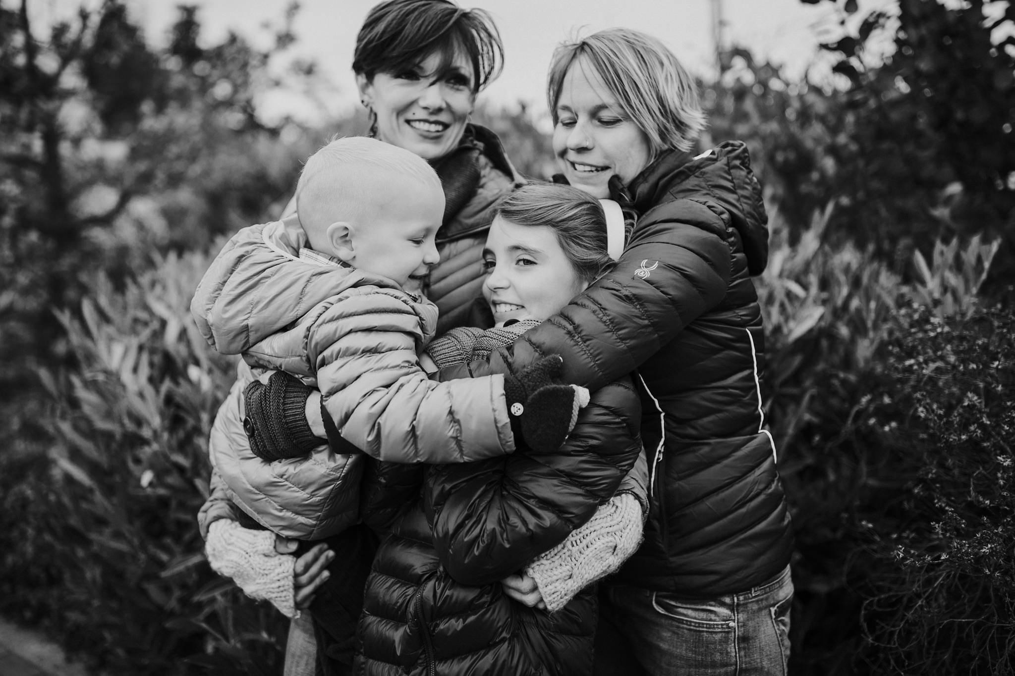 Whidbey Island family eats ice cream in downtown Coupeville | Coupeville, WA Family Photographer