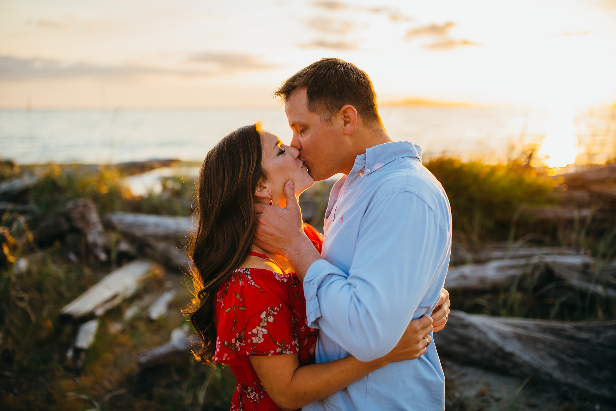 Couple kisses on beach | Oak Harbor Family Photographer