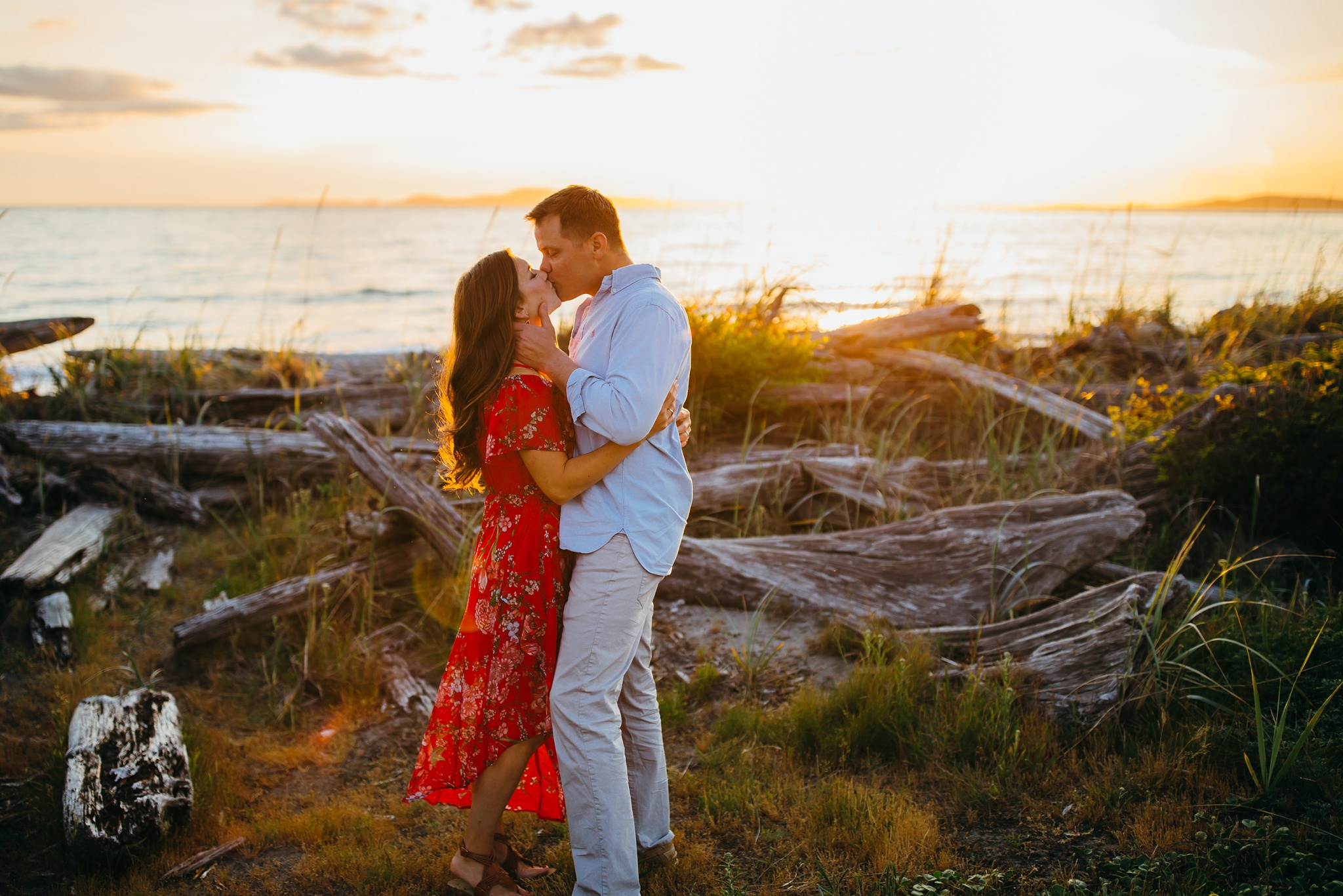 Couple kisses | Oak Harbor Family Photographer