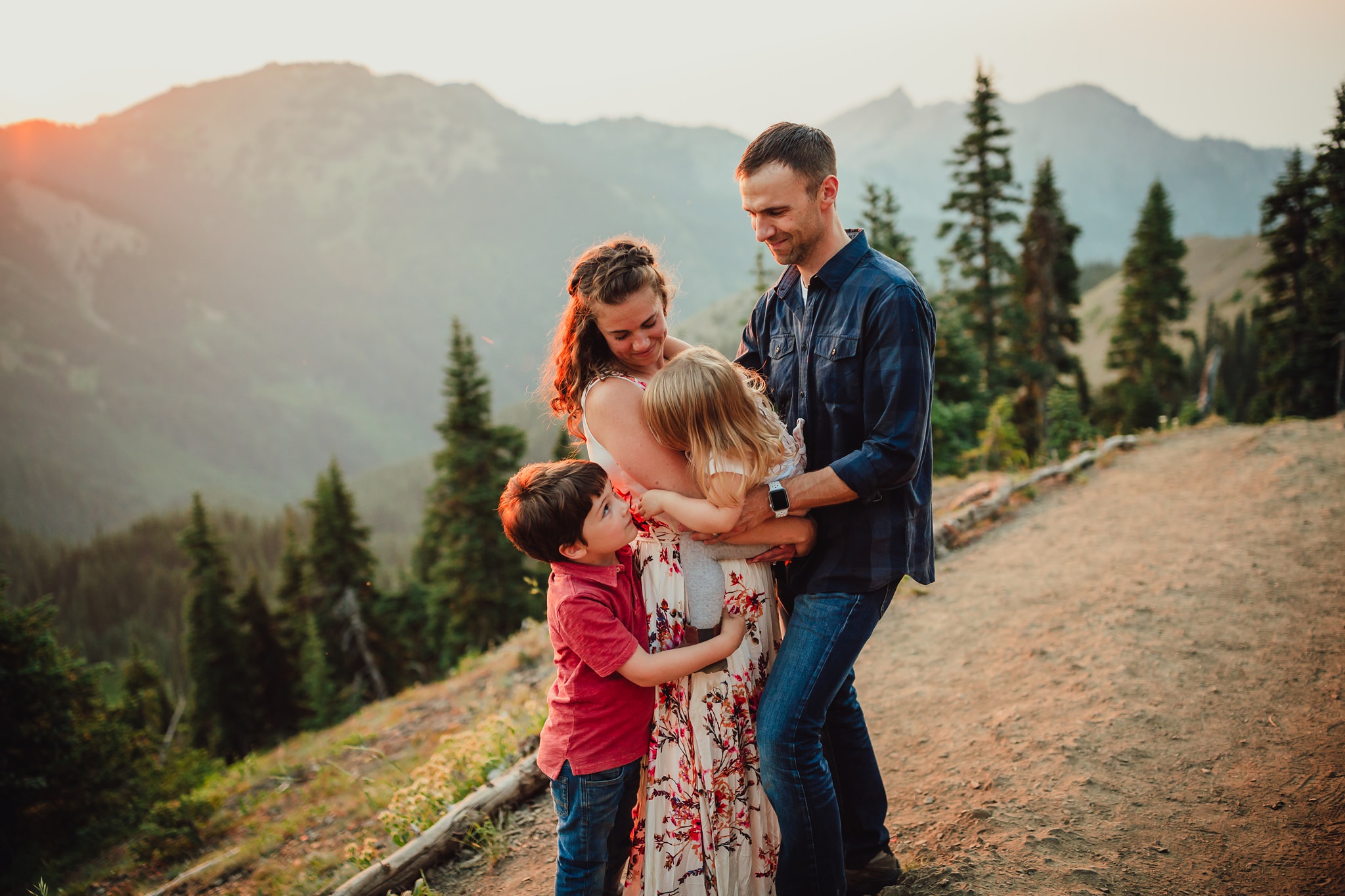 family sunset session at hurricane ridge