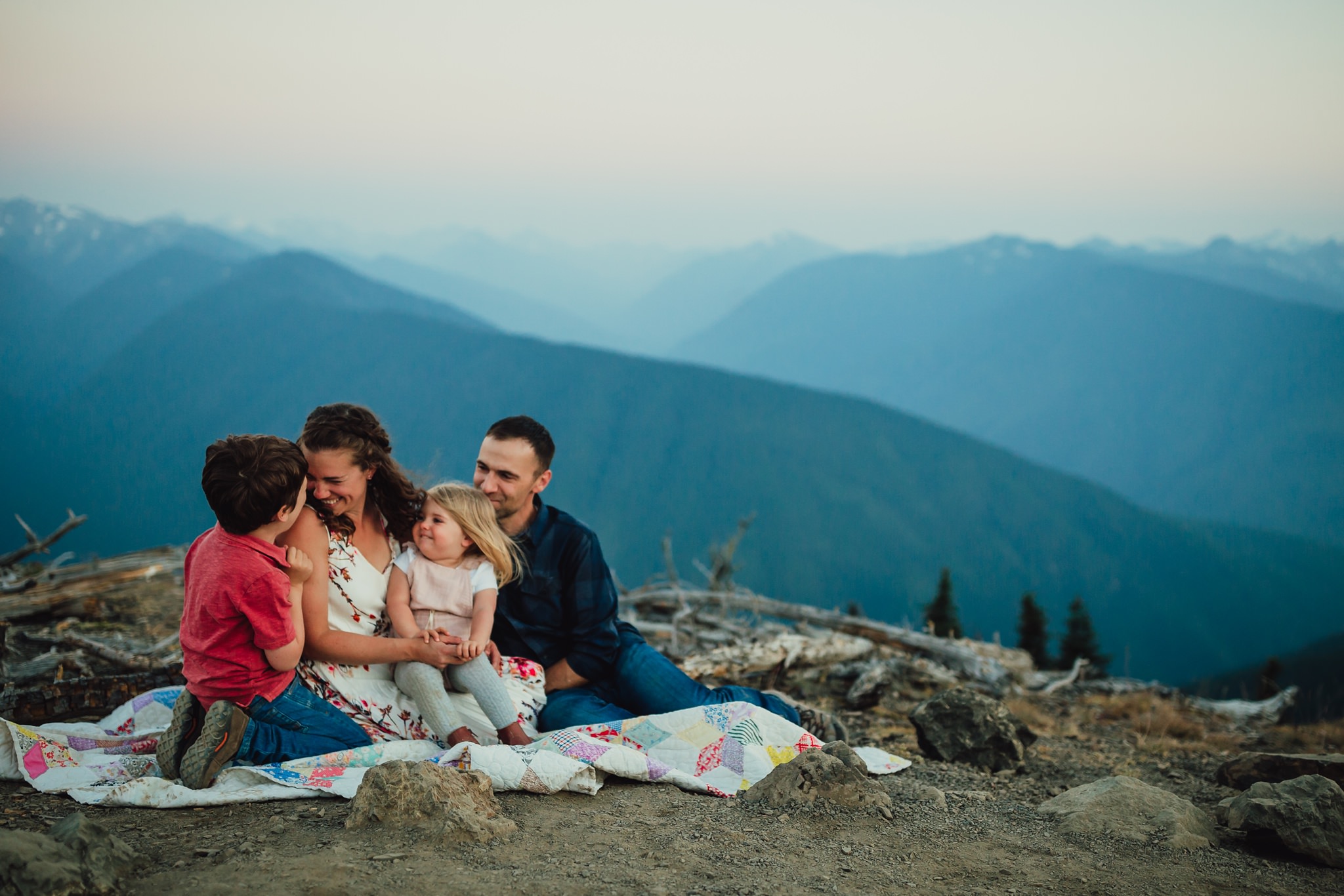 family sunset session at the top of hurricane ridge
