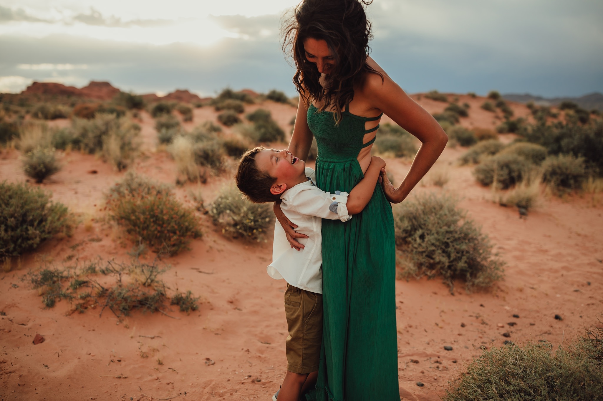 photographer family photos at valley of fire