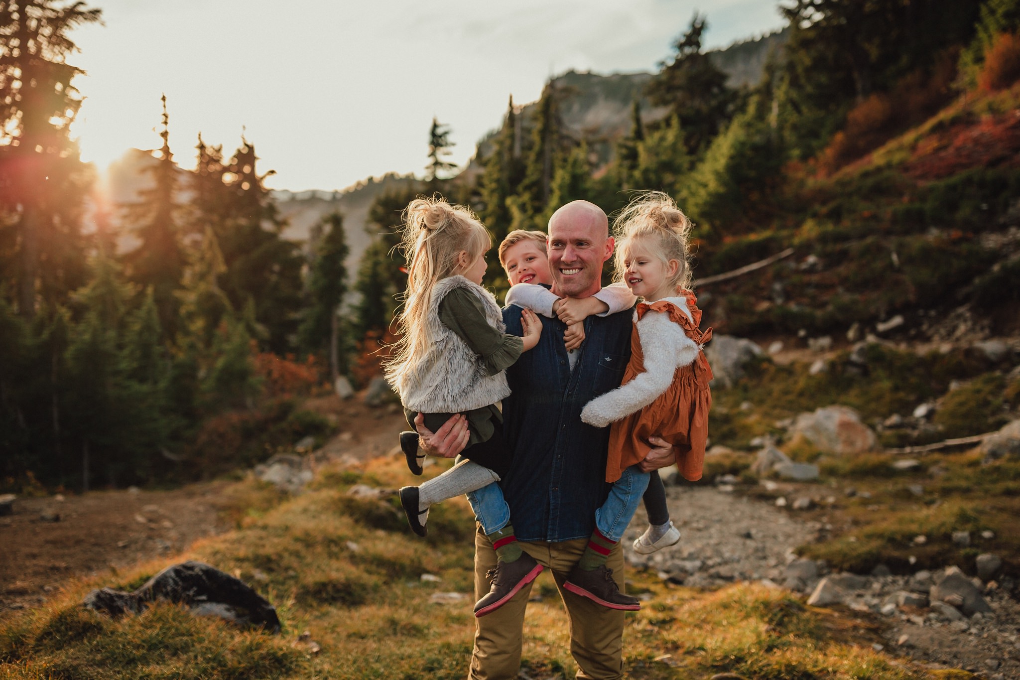 hiking family photographer