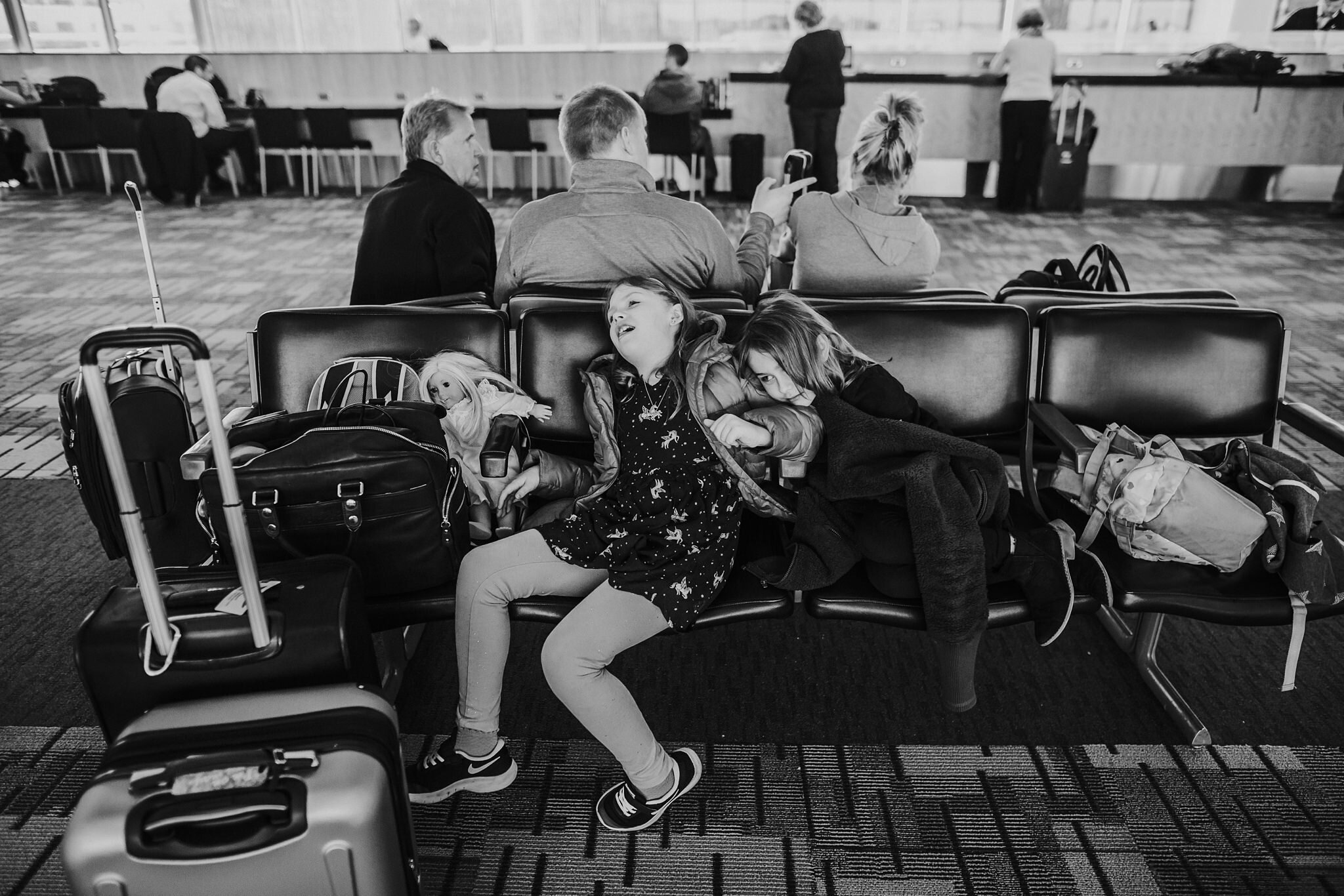 kids wait in airport