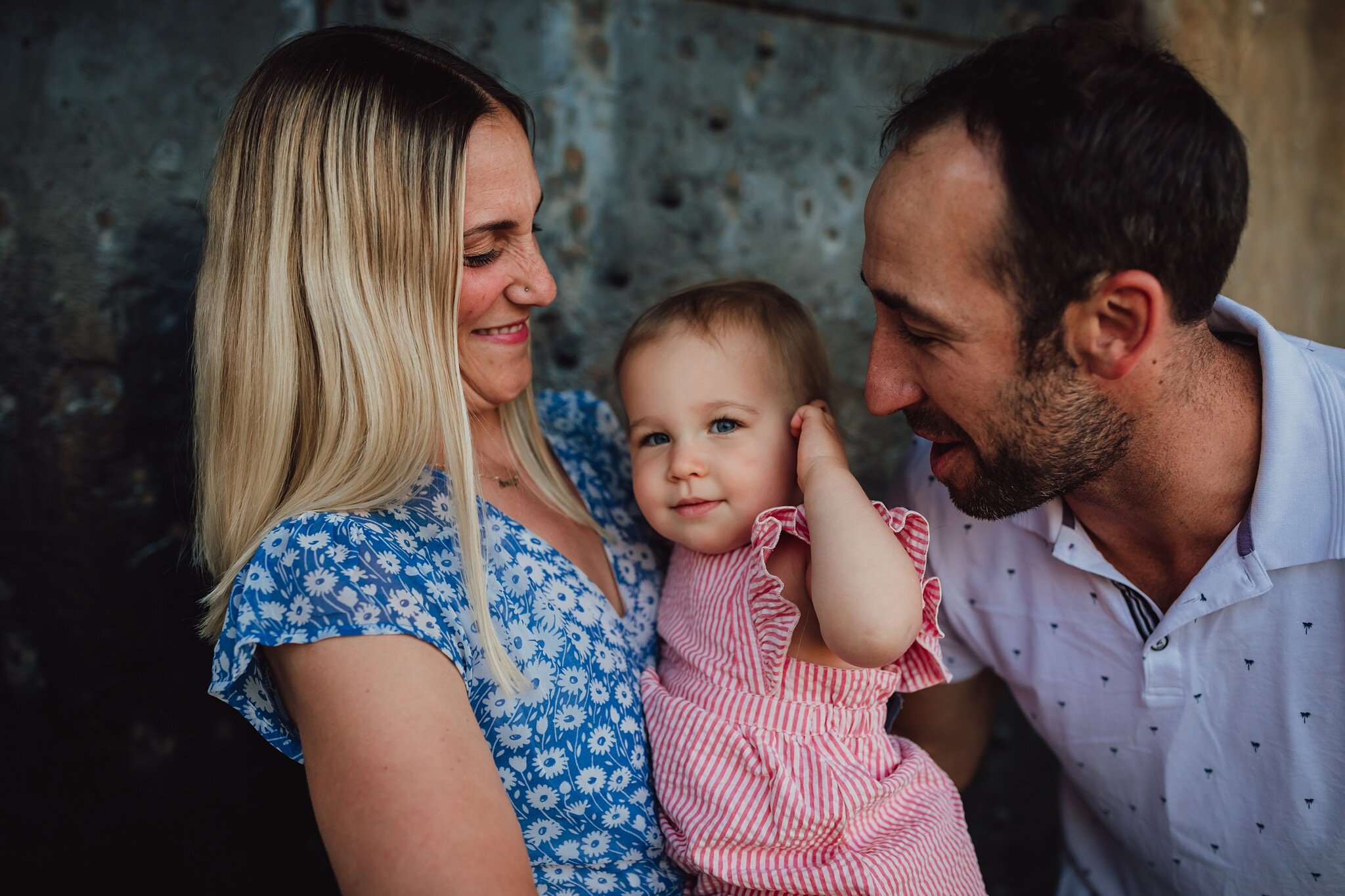 Beautiful extended family photos taken by Kara Chappell Photography at Fort Casey State Park on Whidbey Island.