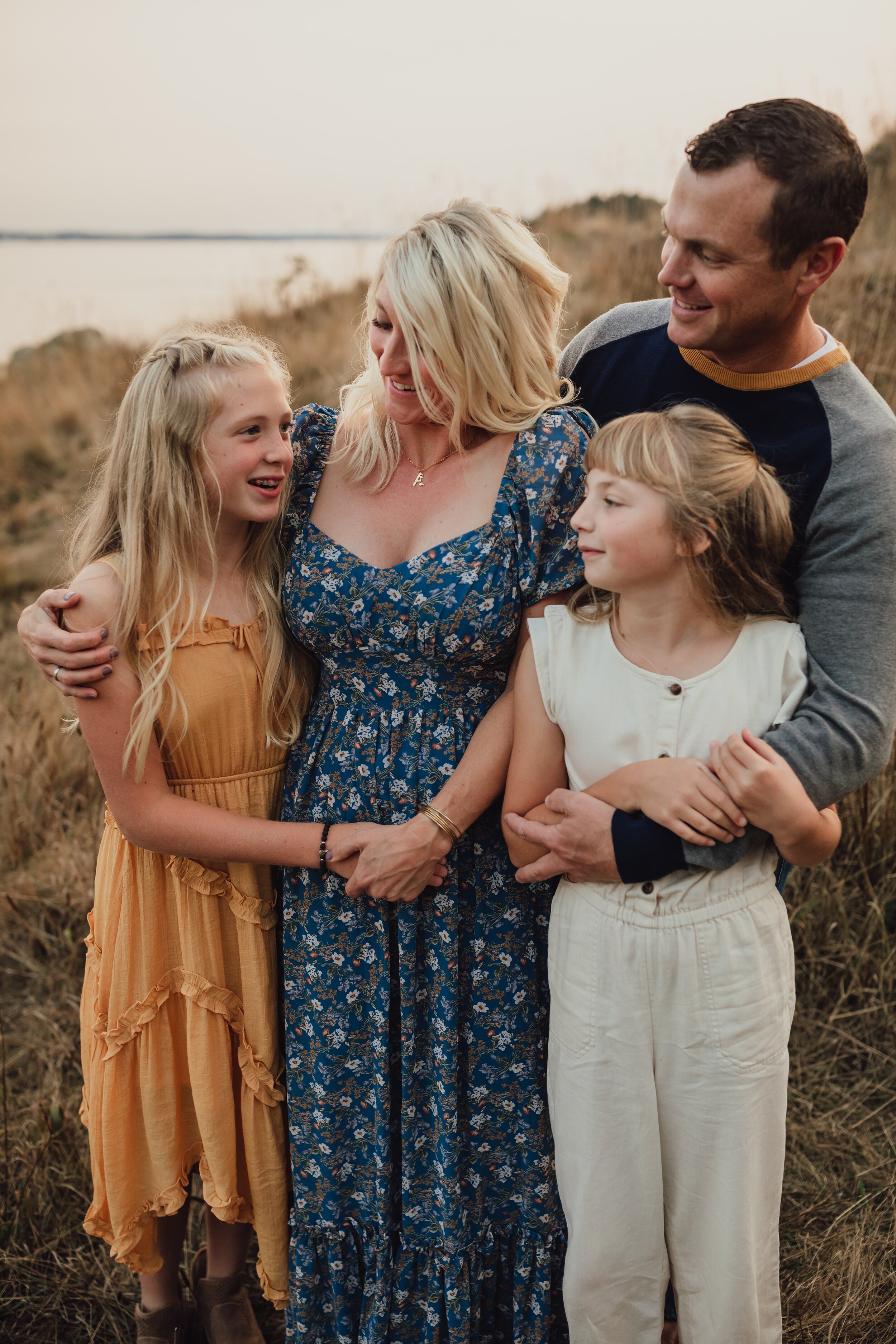 sunset family pictures on Whidbey Island