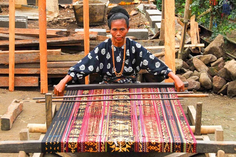 The Fascinating Story Of Ikat | How A Textile Wove Itself Into Indonesian History