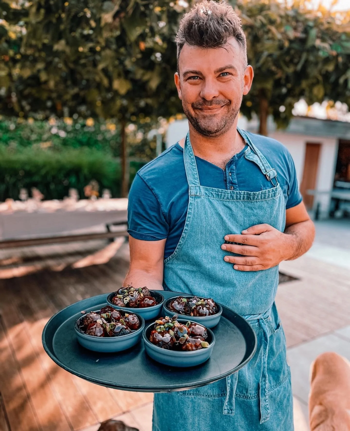 Meet Dax. He loves meat.⁠⁠
⁠⁠
He loves meat so much that apart from travelling across the globe to discover new flavours and ways of grilling and preparing meat, he even went to evening school to get his butcher's diploma. ⁠⁠
⁠⁠
While serving our dis