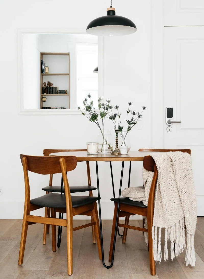Dining area in the Comfort one bedroom.