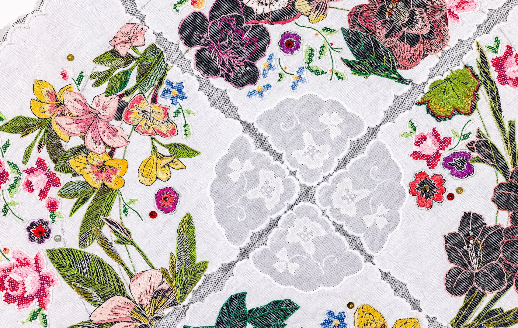 CDP_Springtime garland 2025 detail-web.jpg