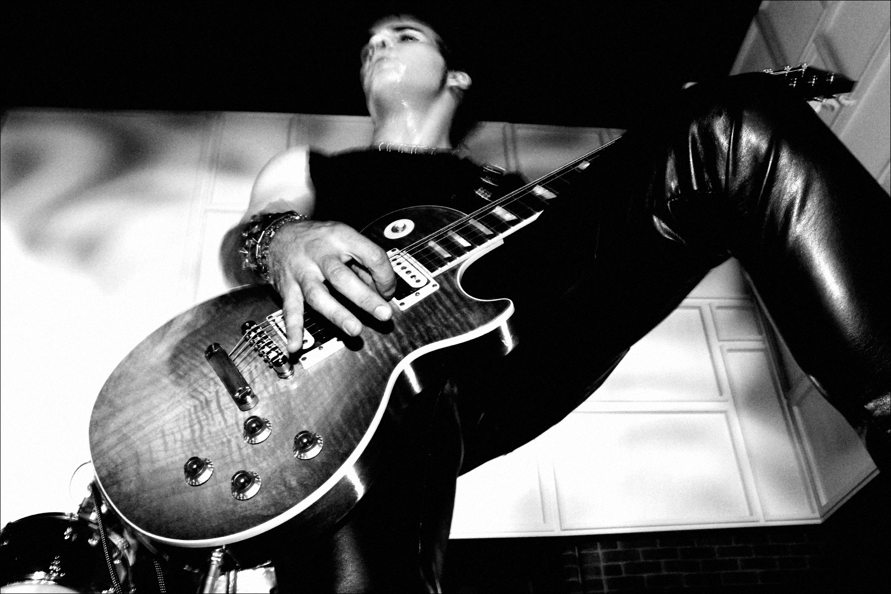 Guitar-Ramones-1F.jpg