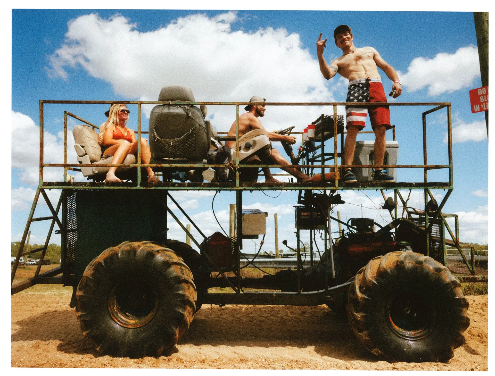 WEEKENDER_MUDDIN_0635_SCAN.jpeg