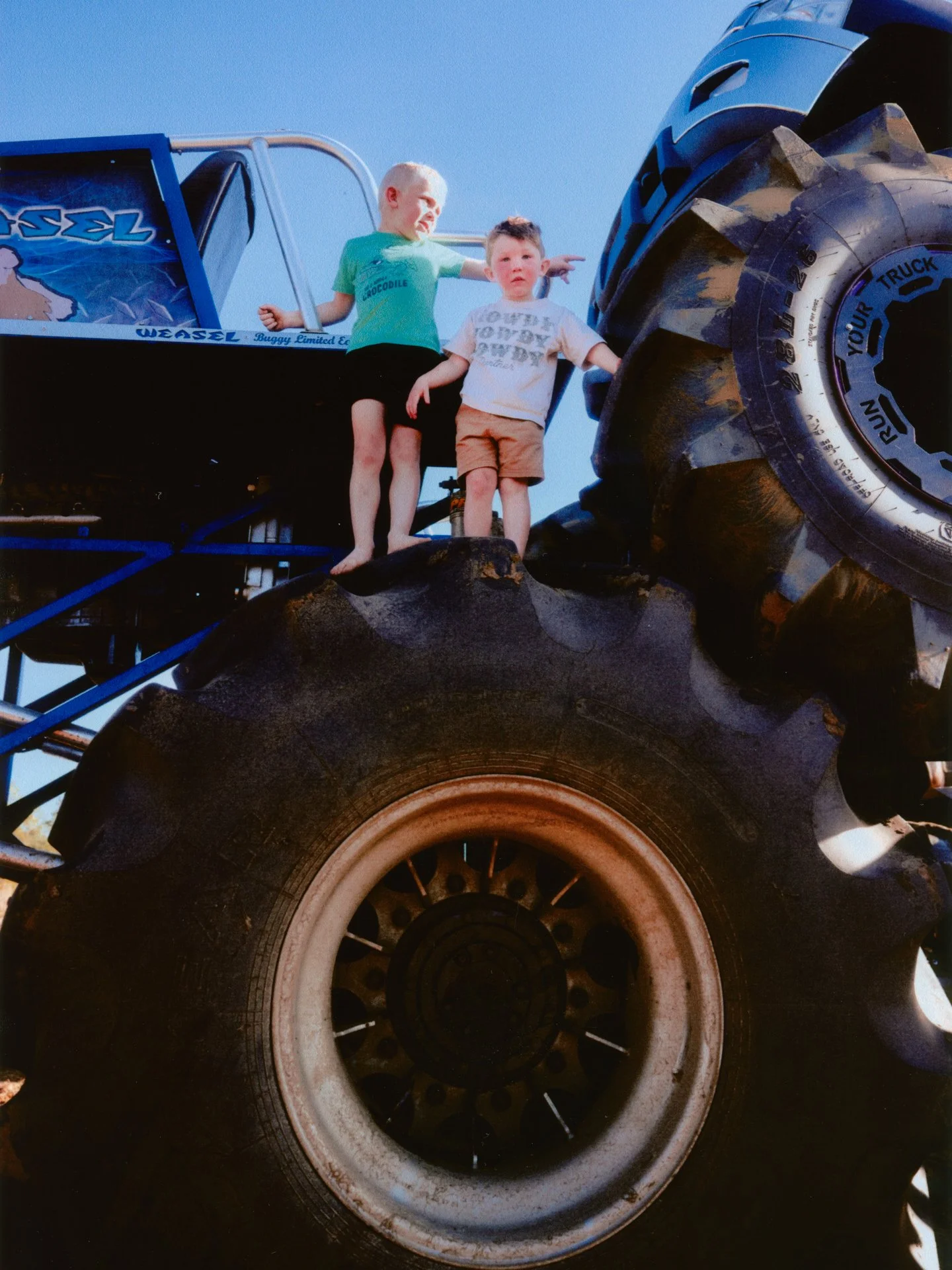 WEEKENDER_MUDDIN_2796_SCAN.jpeg