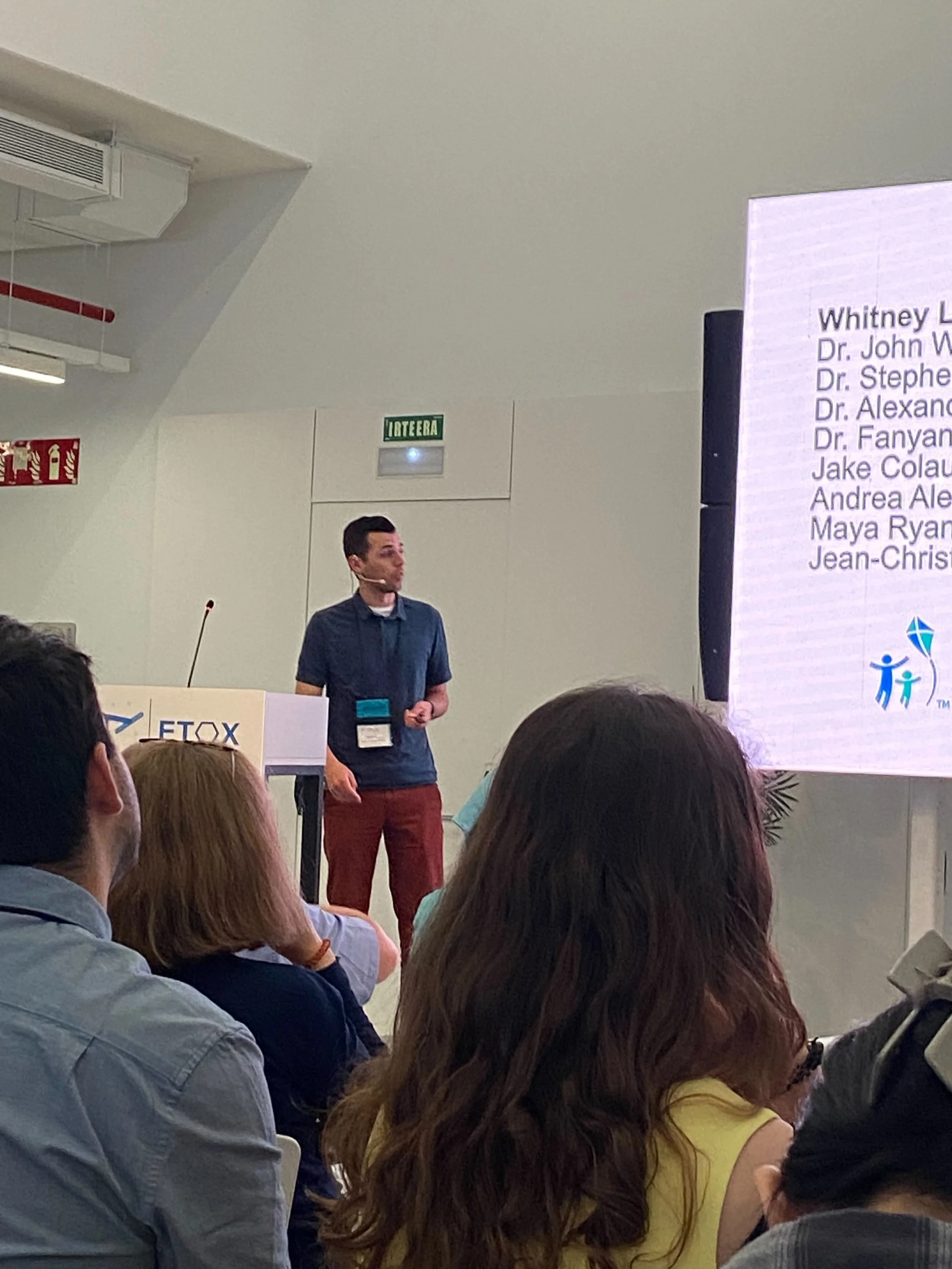 Steven Kelly presenting his work on type VI secretion at ETOX 2025