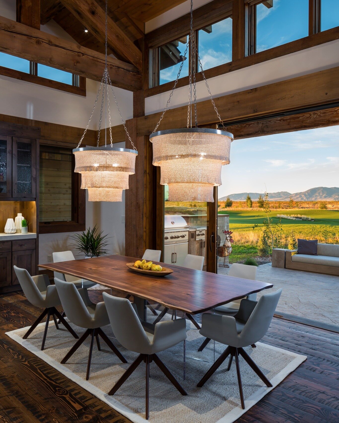 Creating memories that last a lifetime in this captivating entertainer's haven. Step into a world of boundless joy, where the spirit of togetherness thrives. Nestled amidst Montana's breathtaking landscapes, this home is the epitome of architectural 