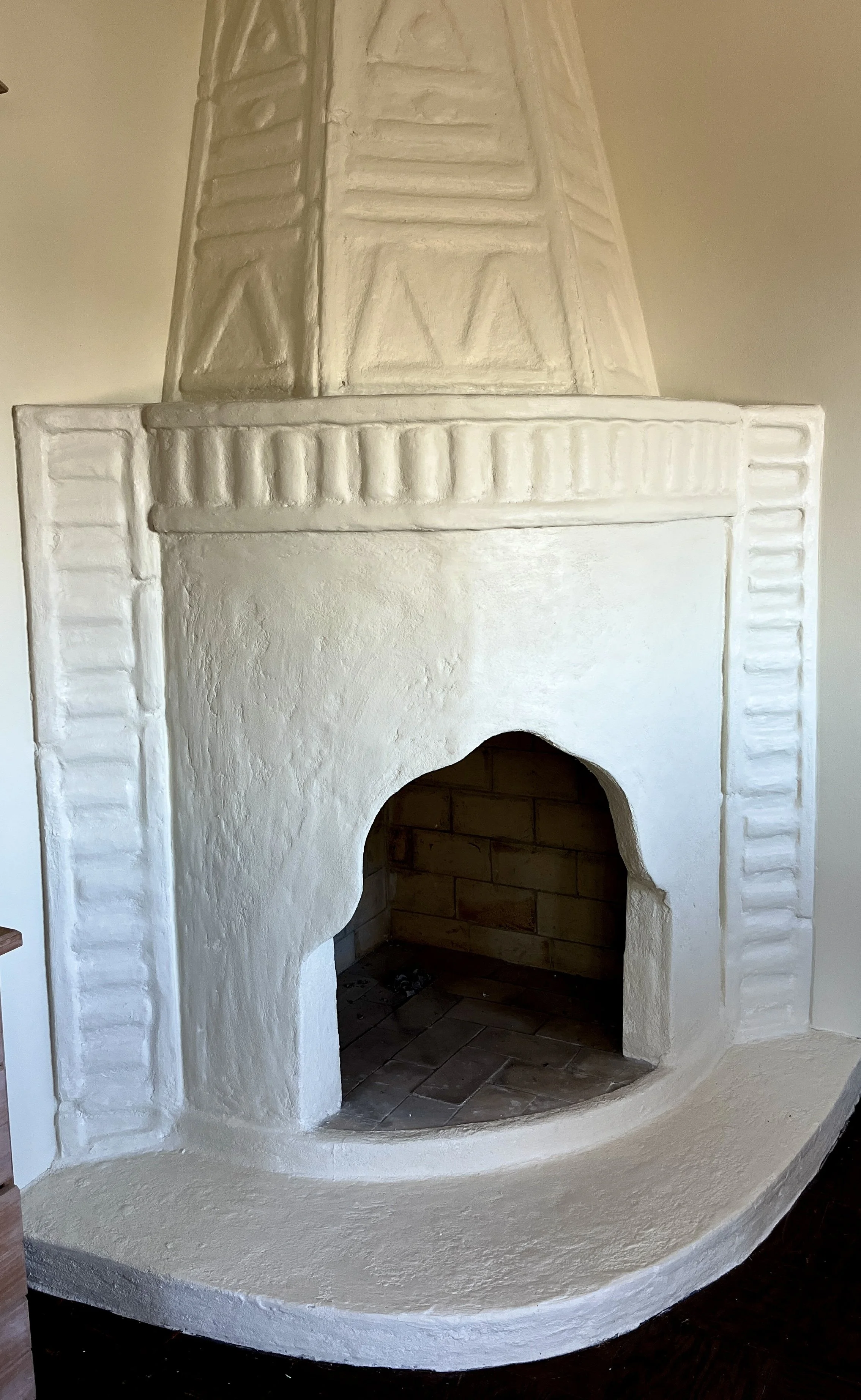 Custom Fireplace fabrication engineered, lime plaster, fire brice, vintage malm arabesque opening.jpg