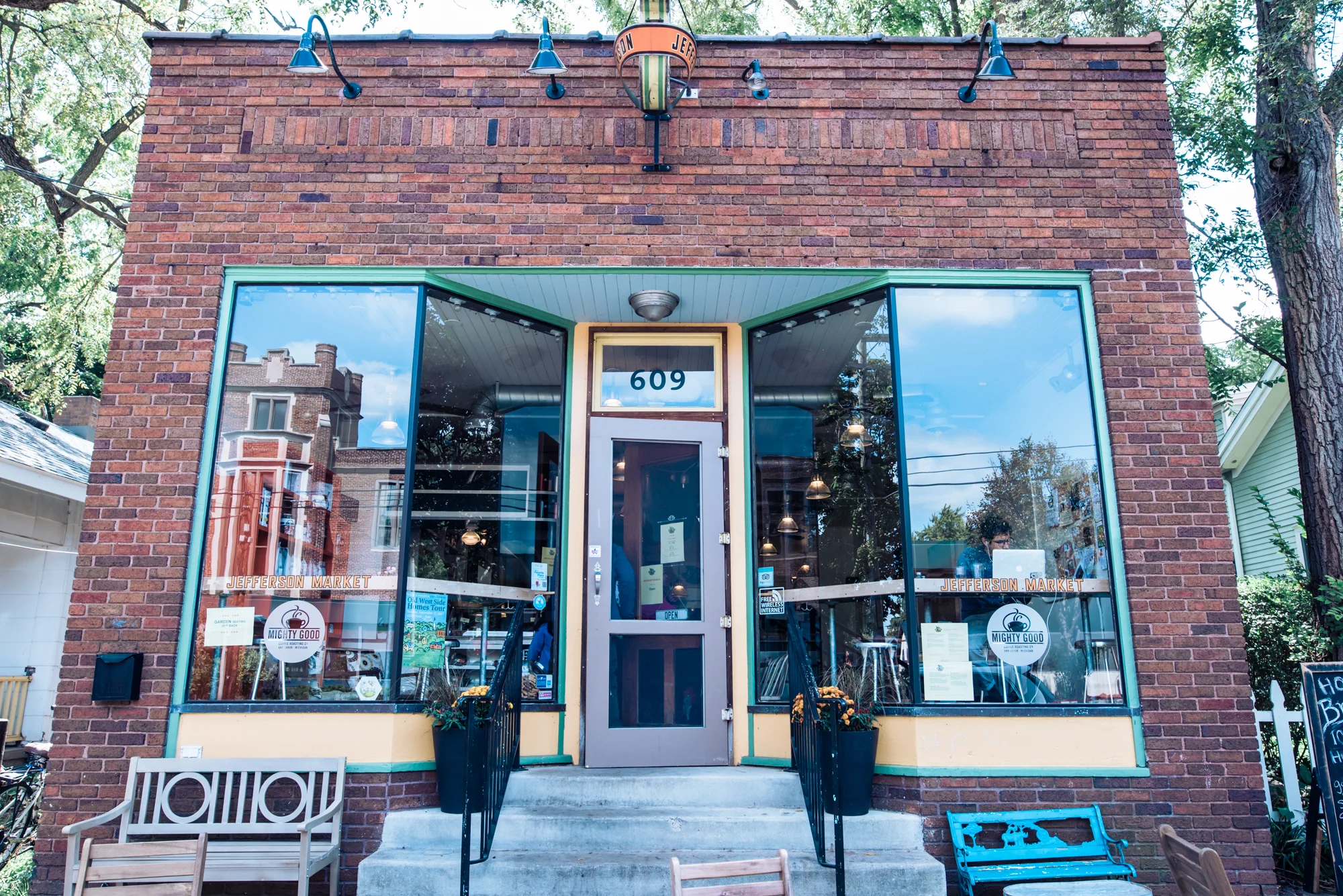 Mighty_Good_Coffee_Jefferson_Photography_By_Katie_Alexis-48.jpg