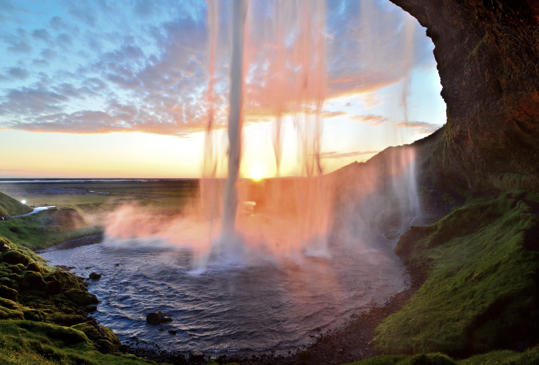 Seljalandsfoss.jpg