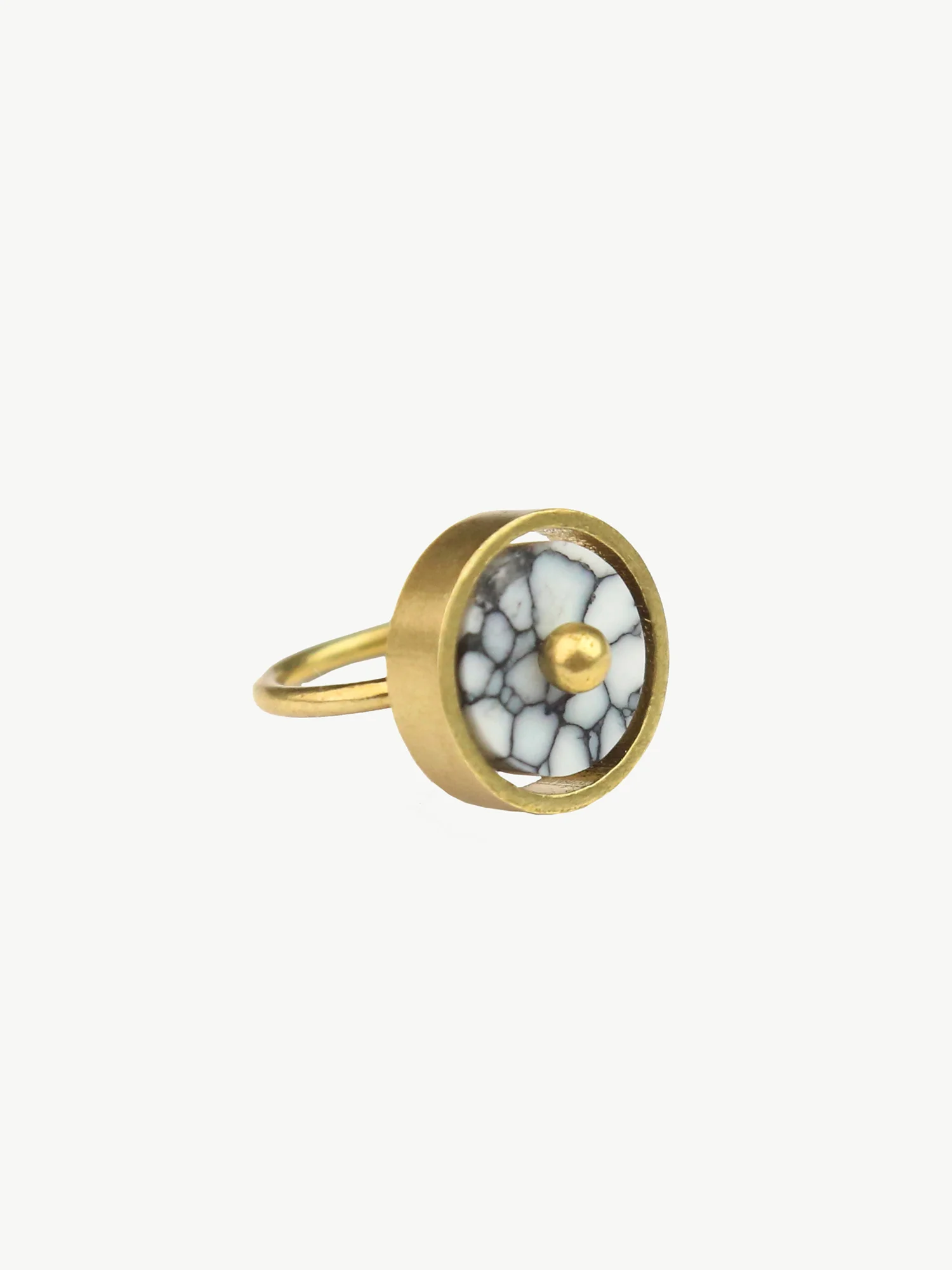 Metalepsis ring wht.jpg