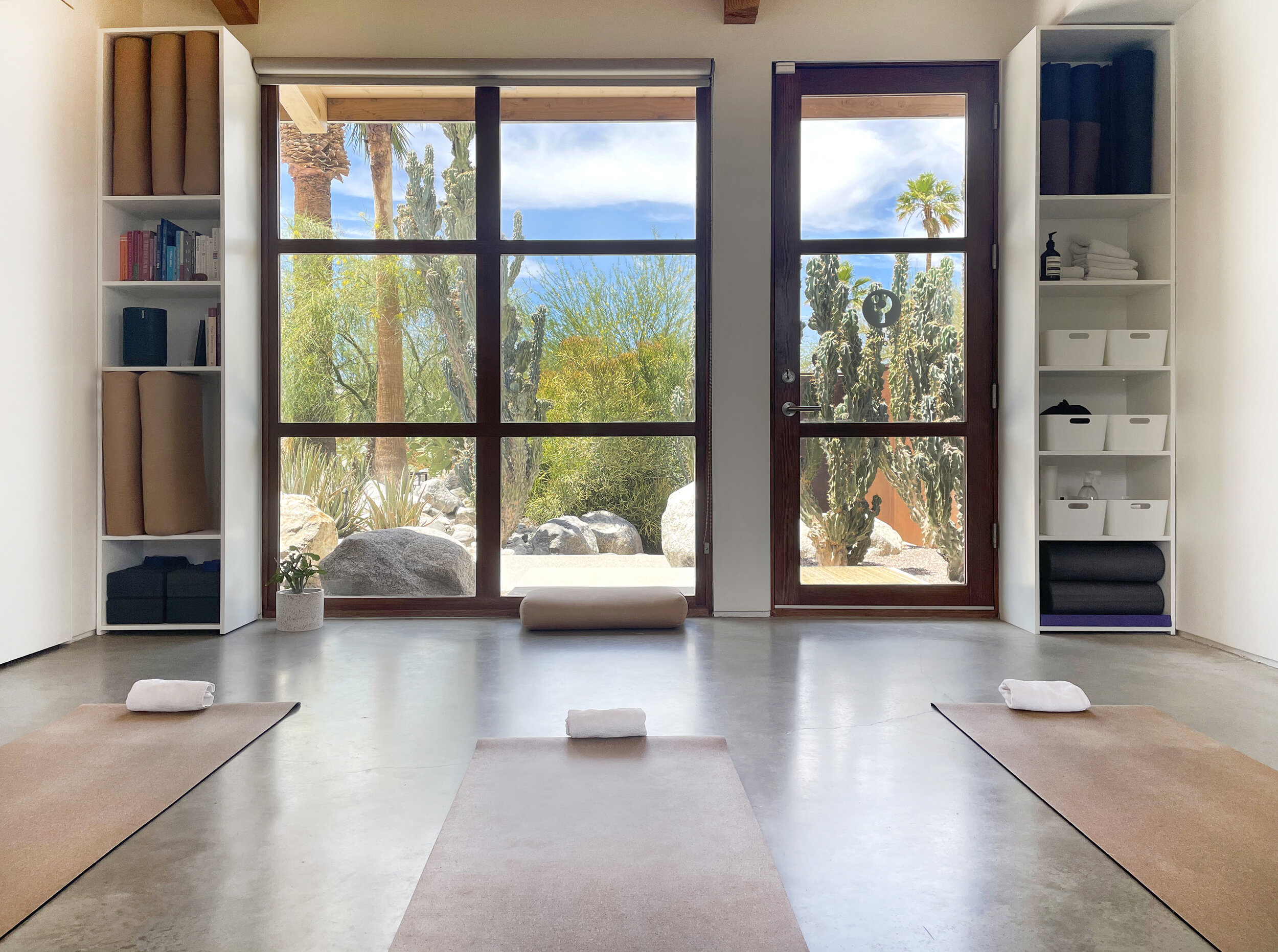 studio — clinic yoga