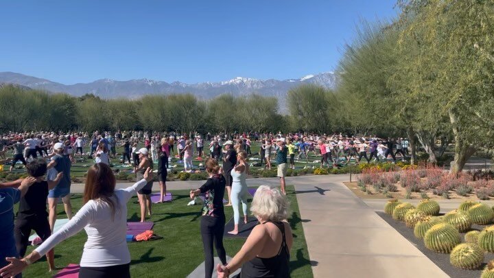Some shots from today&rsquo;s yoga at #sunnylands. We had 442 eager yogis of all ages and levels enjoying themselves in this fantastic setting! Next class is Friday March 7 at 10am. 
#californiayoga #clinicyoga #outdooryoga #yogaforeveryone
