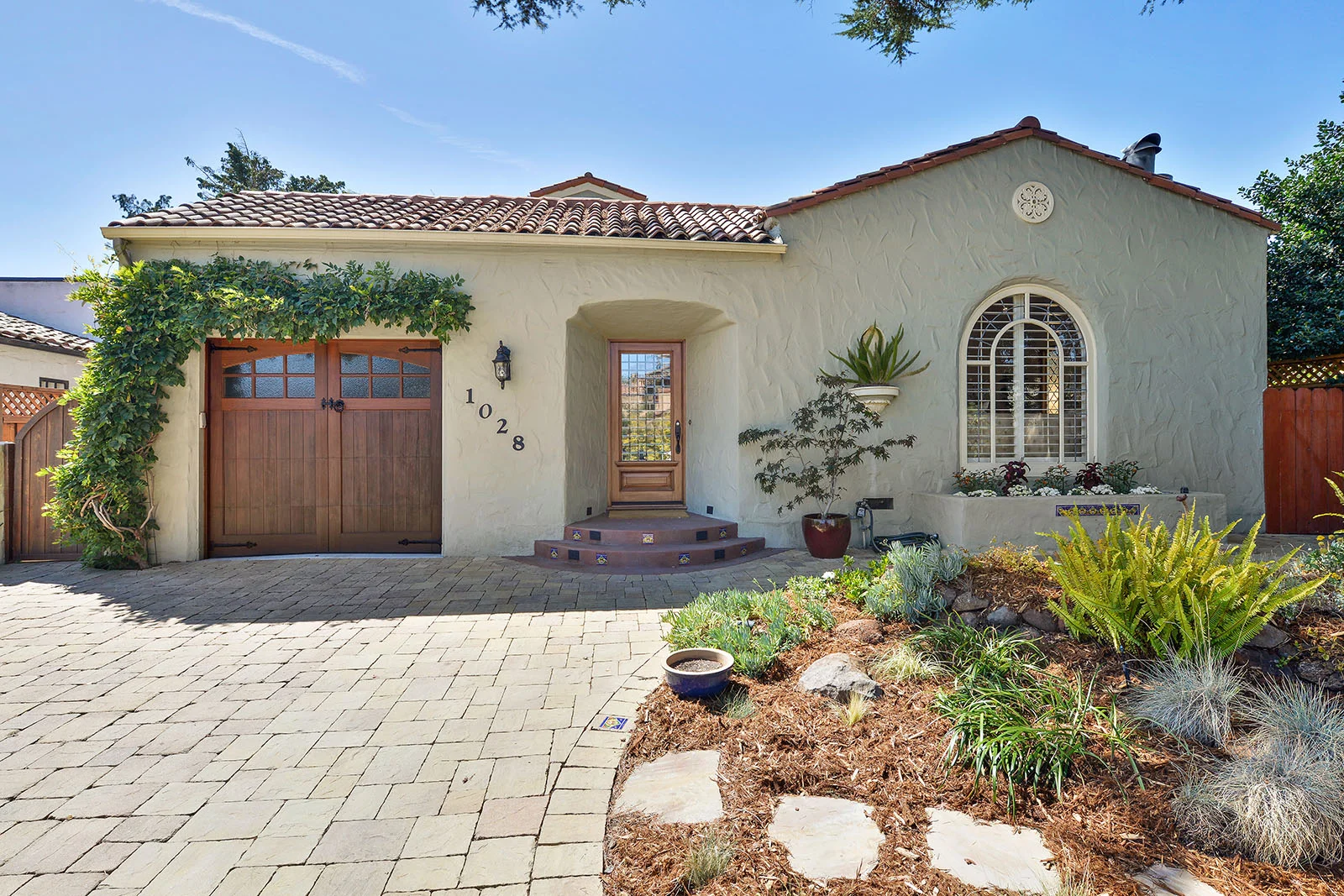 1028 Rosewood Ave, San Carlos l $2,705,000