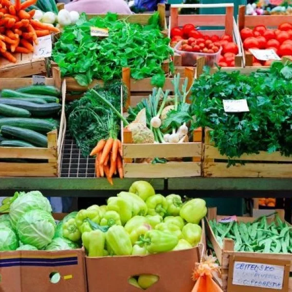 farmers_market_shutterstock-1488921289-6298-1490989092-2224.jpg