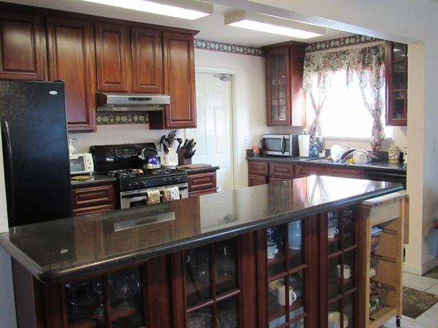 leastexpensive_kitchen.jpeg