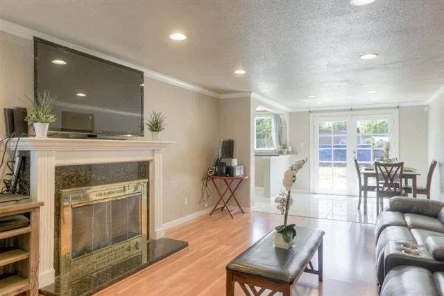 low-livingroom.jpeg