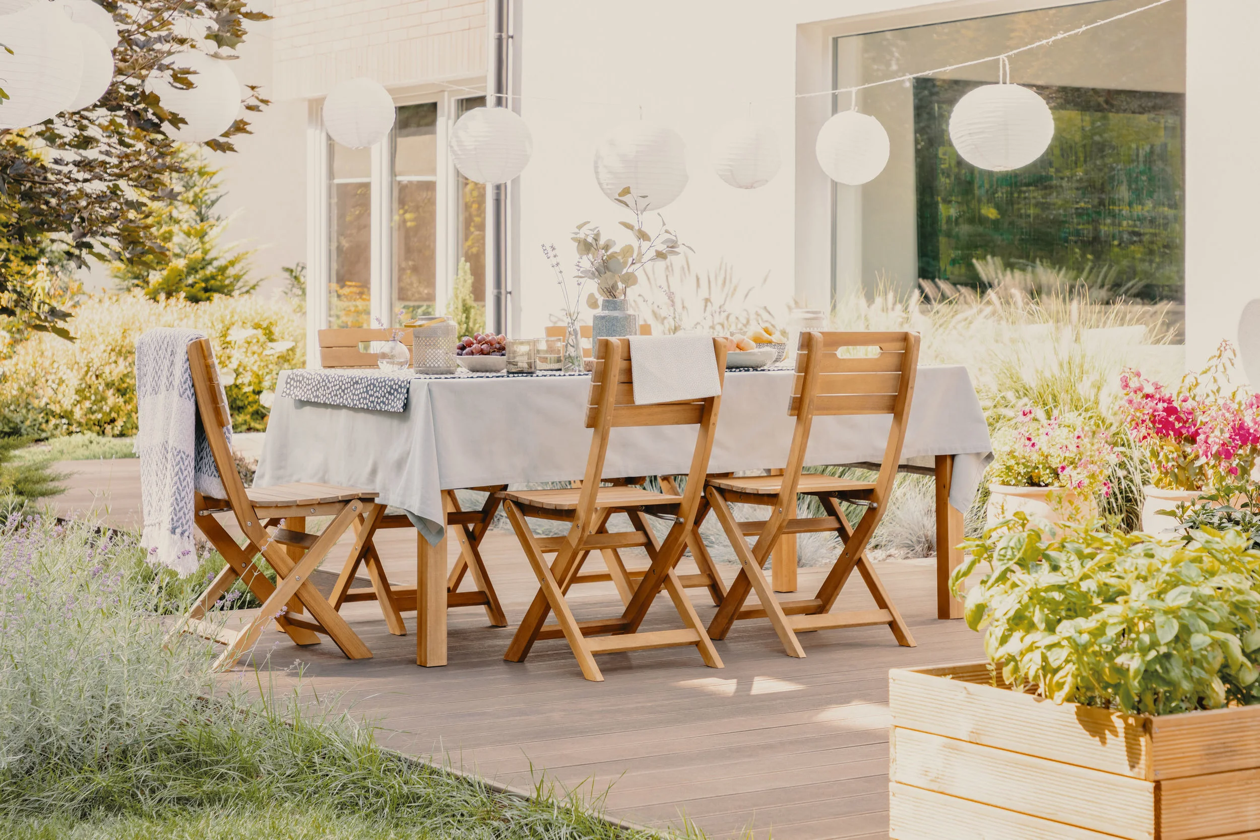 Outdoor dining room- divide your space .jpg