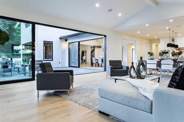 Hi-living room .jpeg
