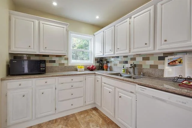 Low Kitchen .jpeg