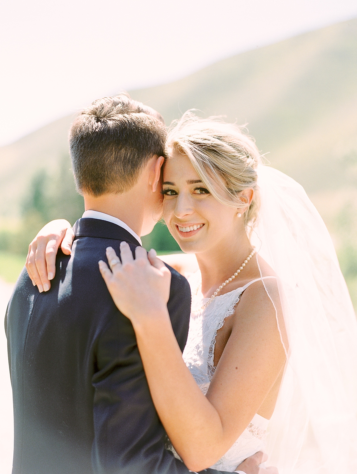 trailcreekcabinweddingbriethomasonphotography