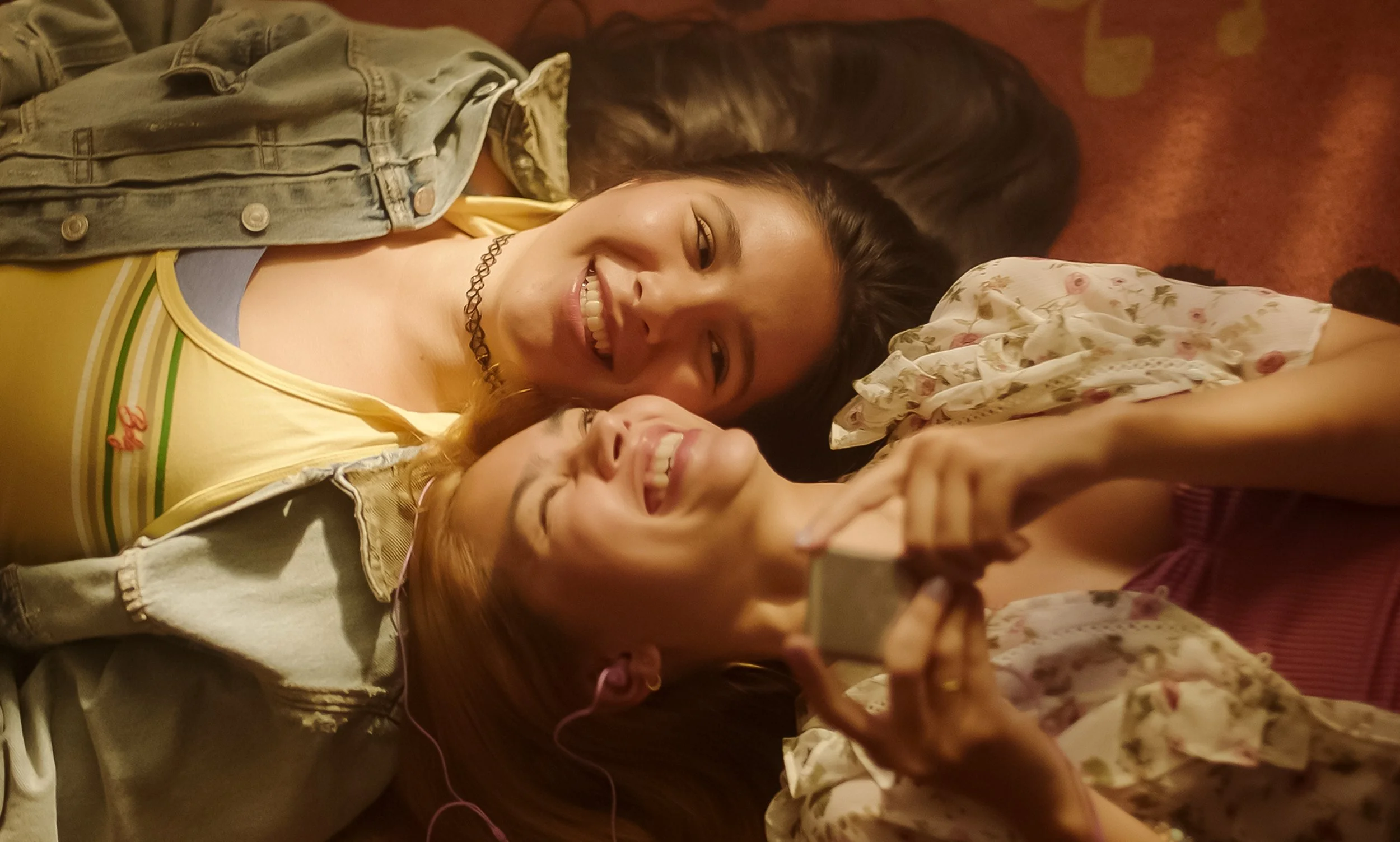 ‘Girls Like Girls’ Serves Up Queer Longing and Early Aughts Nostalgia
