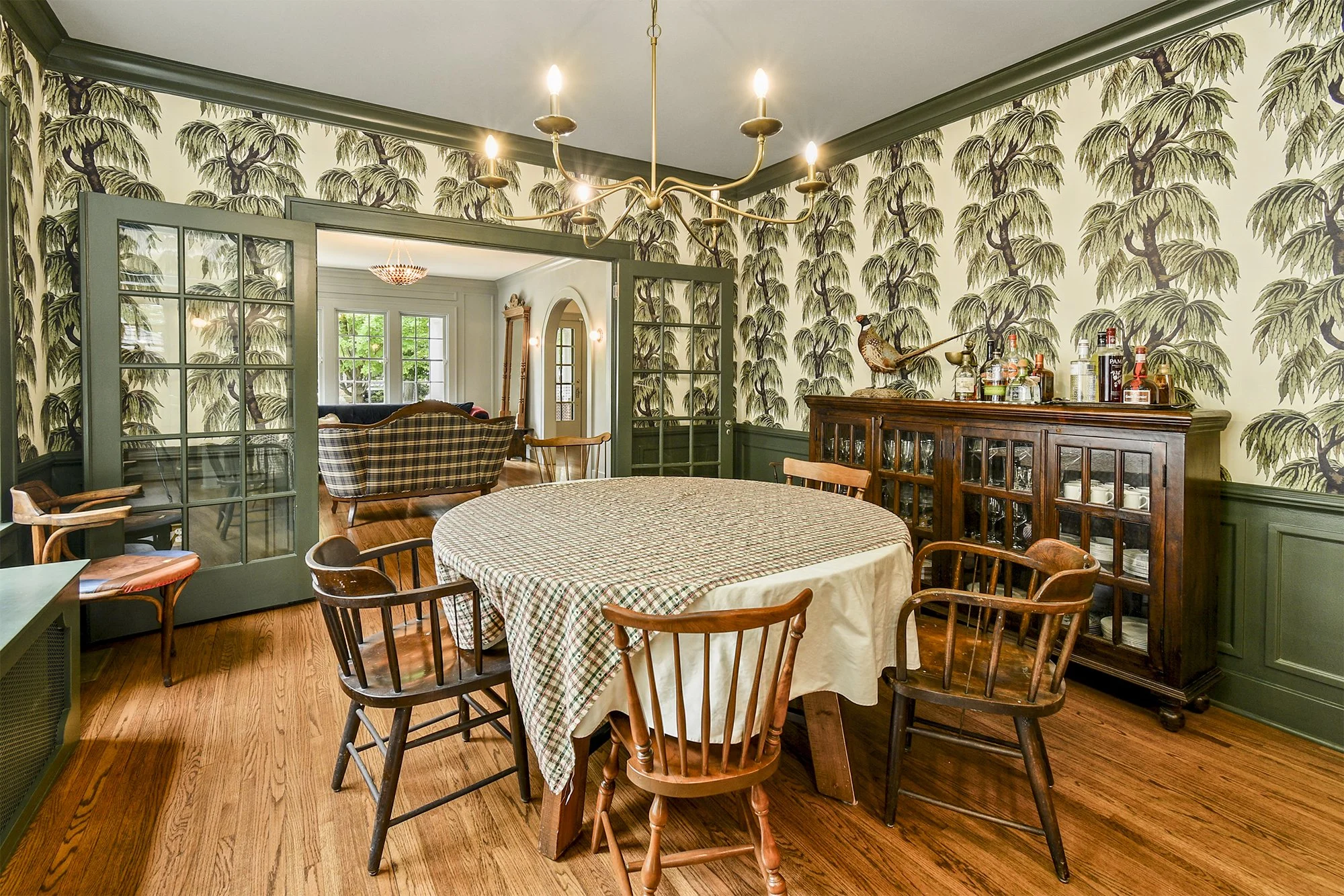   Designer: Shailey Murphy - Photos provided by Marty Chaney Murney Associates Realtors - Photographer: Mike Klinger  