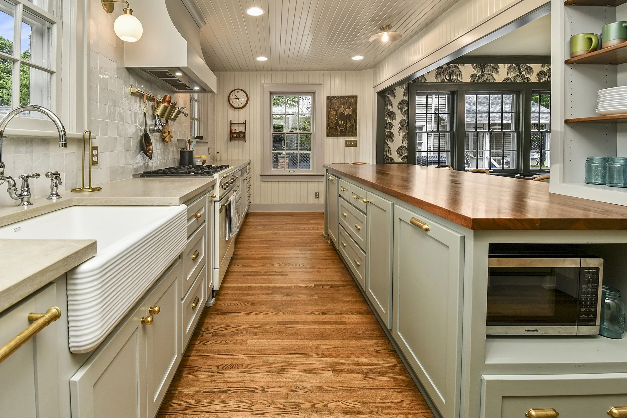   Designer: Shailey Murphy - Photos provided by Marty Chaney Murney Associates Realtors - Photographer: Mike Klinger  