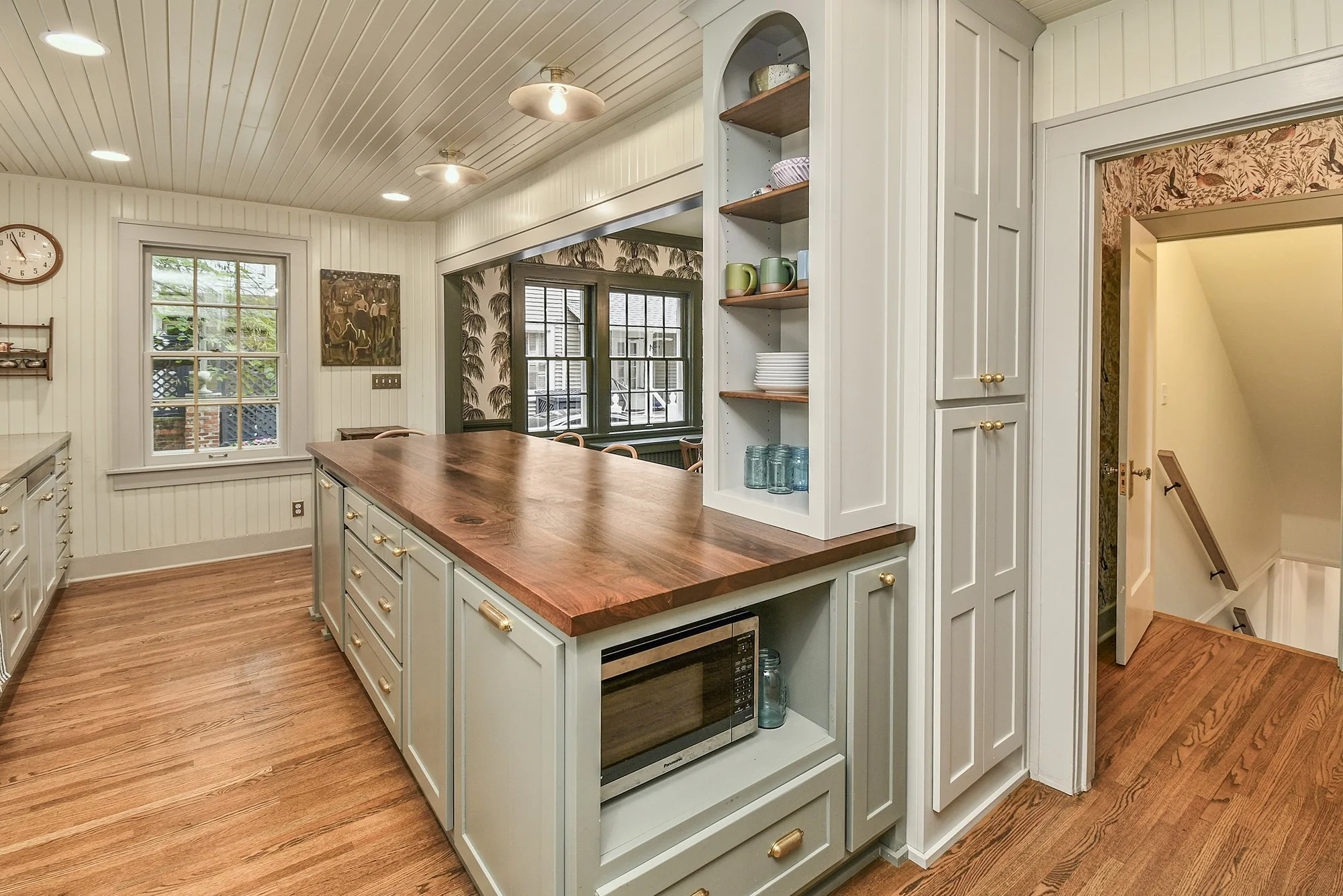   Designer: Shailey Murphy - Photos provided by Marty Chaney Murney Associates Realtors - Photographer: Mike Klinger  