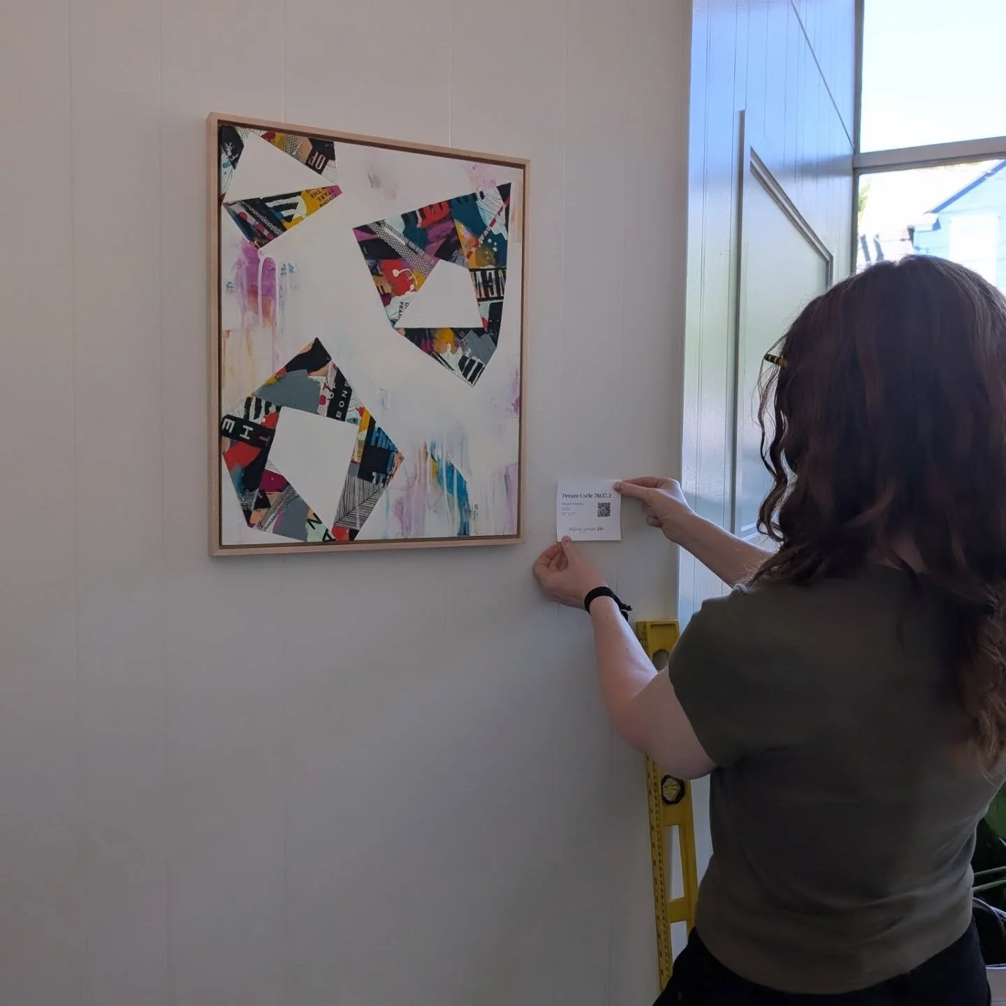 Instillation day over here at the clinic! These beautiful pieces come to us from the ever so talented @bethany.garrison.studio. 

#bethanygarrisonstudio #supportlocalartists #dreamscapes #turningpointeacupuncture #turningpoint #fiberart