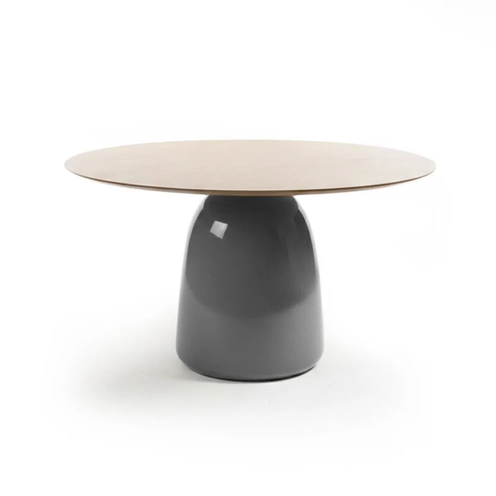 3-Lacquora-Dining--table-Wood-grey.jpg (Copy)